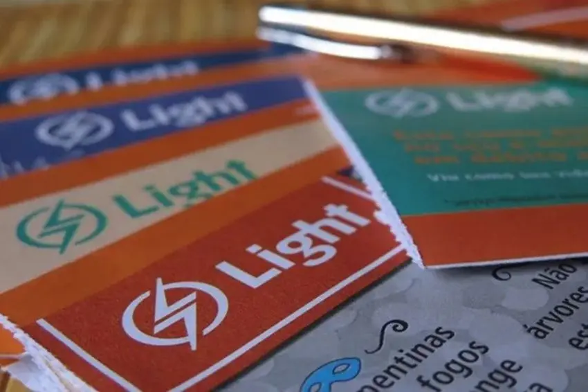 Canal Solar - Decisão judicial eleva reajuste da Light para 16,69% e conta de luz dobra no RJ