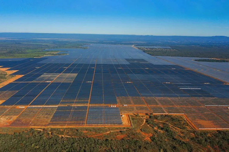 Canal Solar - Energia solar no Brasil supera projeção internacional com quase dois anos de antecedência