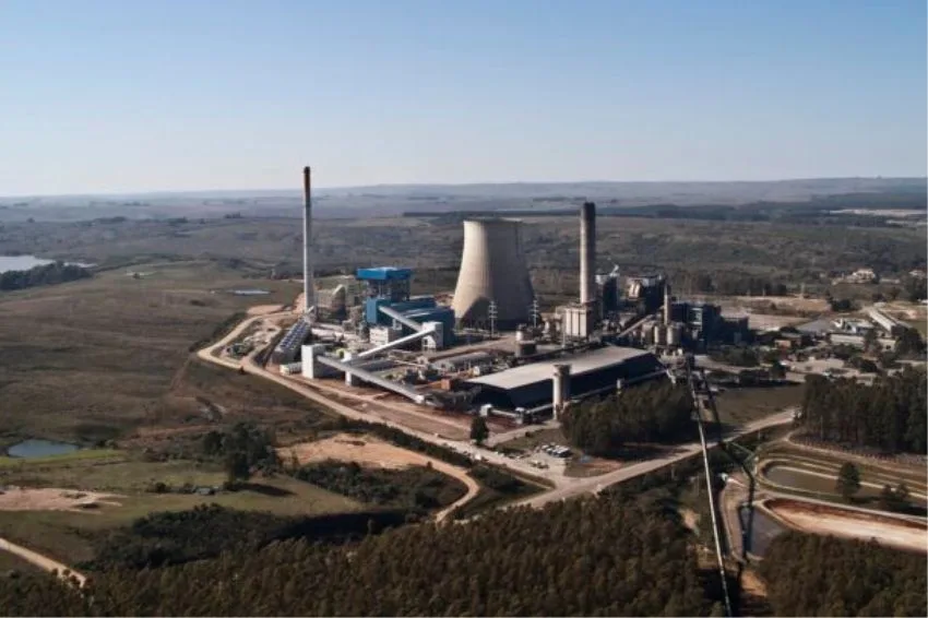 Canal Solar - Governo Lula propõe comprar energia a carvão da J&F por R$ 12 bilhões