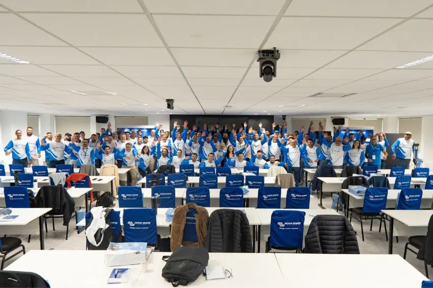 Victron Day Curitiba reuniu fabricantes e integradores de sistemas elétricos