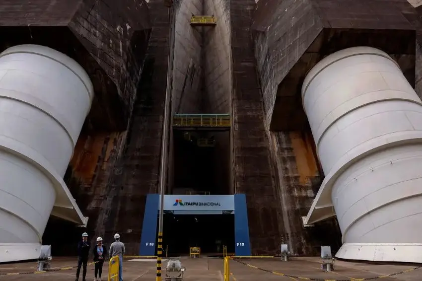 Canal Solar - Brasil e Paraguai discutem redução e unificação da tarifa de Itaipu a partir de 2027