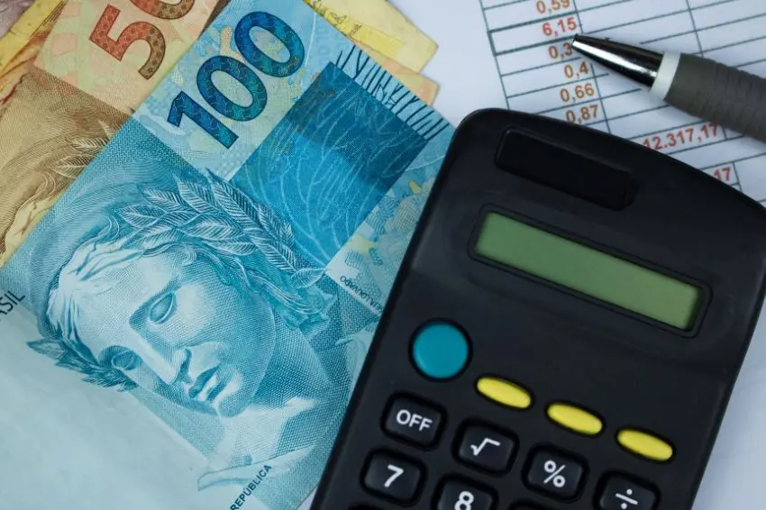 Canal Solar - Conta de luz já subiu para 40 milhões de unidades consumidoras em 2026; ANEEL prevê novos reajustes para maio