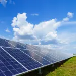 Canal Energía solar: El coste de la energía solar ha disminuido un 87% y el de las baterías un 93% desde 2010.