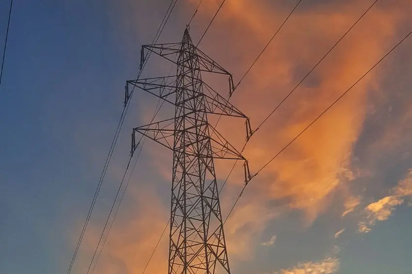 Canal Solar - MME convoca 14 distribuidoras para renovar concessões por mais 30 anos