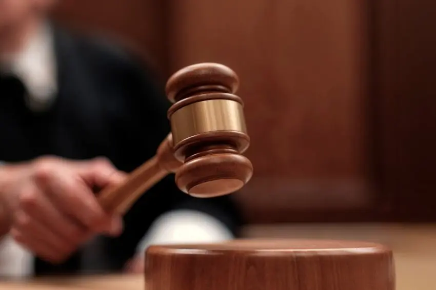 Canal Solar - Prefeitura é condenada por usar energia de morador para iluminar ponto turístico