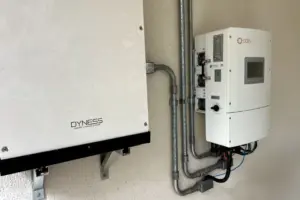 Canal Solar - Sistema híbrido com bateria não é off-grid; veja cinco diferenças