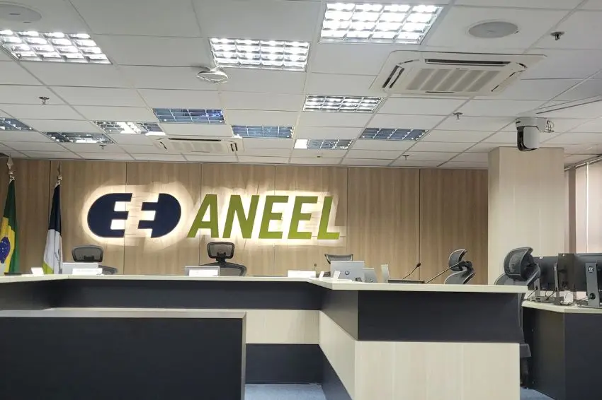 ANEEL must analyze the extension of the suspension of reimbursements to wind and solar energy companies due to constrained-off measures.
