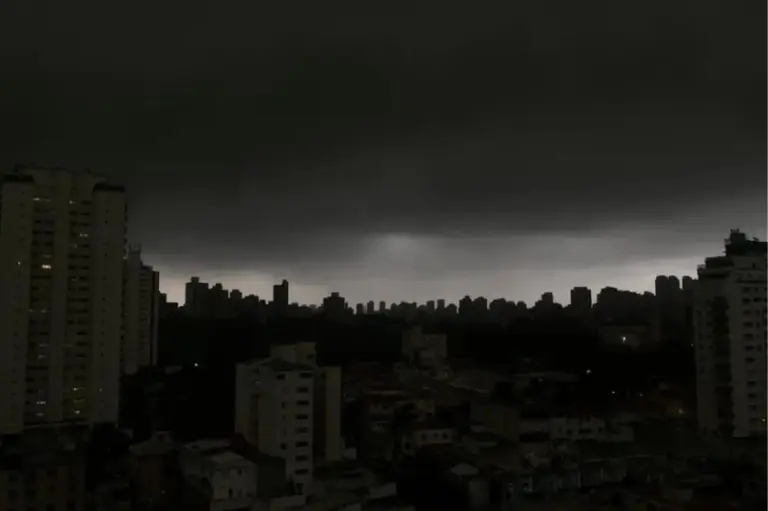 Canal Solar - Apagão de 2001 completa 25 anos do caos das velas ao desafio da transição energética