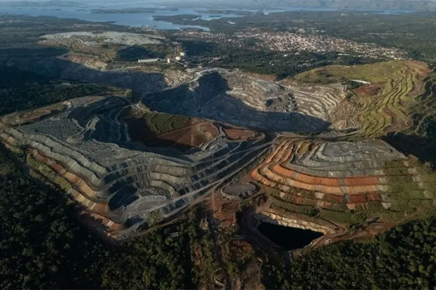Câmara aprova política nacional de minerais usados em veículos elétricos e painéis solares