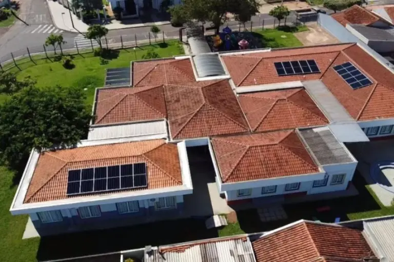 Escolas da rede pública recebem energia solar e modernização no Paraná