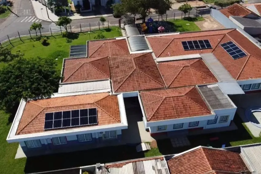 Escolas da rede pública recebem energia solar e modernização no Paraná