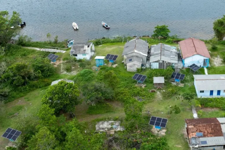 Iniciativa une energia solar, baterias e monitoramento remoto para mudar vidas de comunidades paranaenses