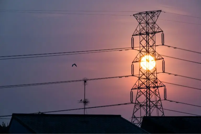 Canal Solar - ONS eleva previsão de carga no Brasil; entenda a importância do indicador