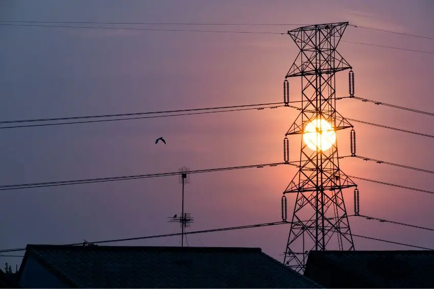 Canal Solar - ONS eleva previsão de carga no Brasil; entenda a importância do indicador