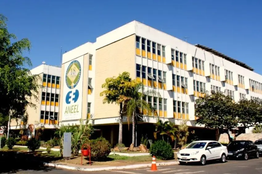 Canal Solar - ANEEL define regras para outorga de sistemas de armazenamento