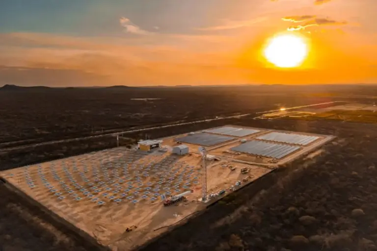 Canal Solar - Axia investe em usina solar com armazenamento de longa duração para data centers