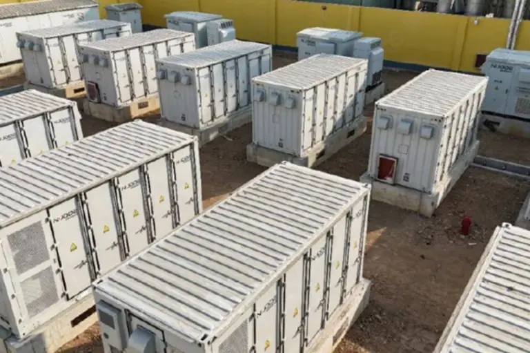 Canal Solar - BESS no LRCAP brasileiro: vantagens frente às termelétricas na expansão da capacidade do sistema elétrico