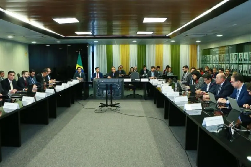 Canal Solar - CMSE decide hoje futuro do CVaR e mobiliza setor elétrico