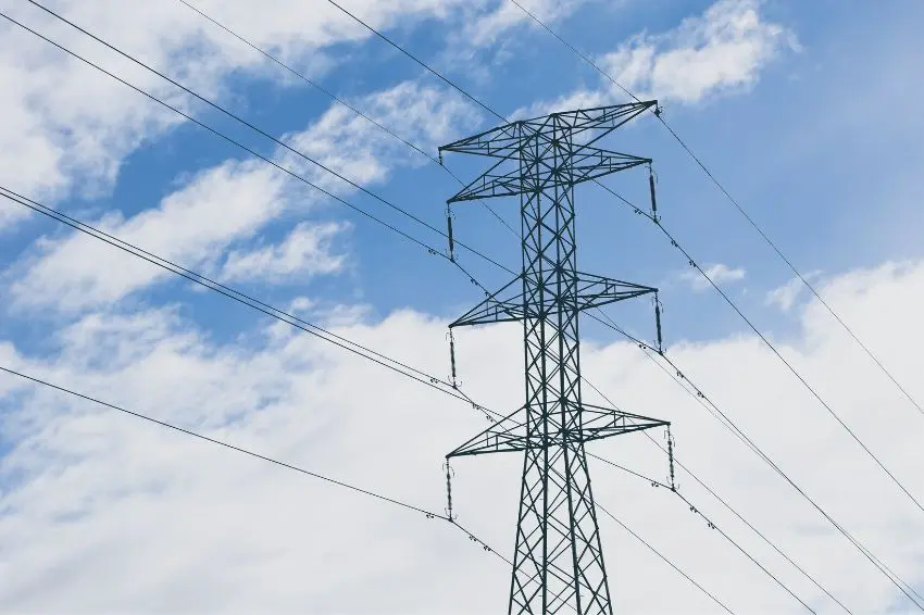 Canal Solar - Carga de energia deve acelerar em junho, com região Norte liderando crescimento
