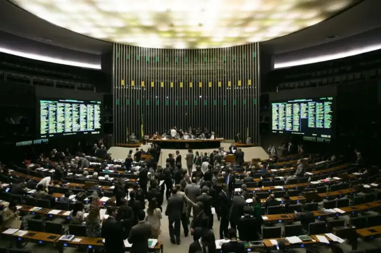 Canal Solar - Congresso analisa nesta quinta-feira (18) vetos que podem alterar regras da GD e eólicas offshore