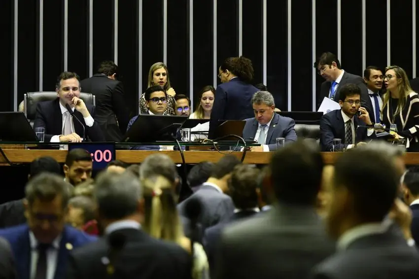 Canal Solar - Consumidor pagará quase R$ 1 trilhão a mais na conta de luz por decisões do Governo e Congresso