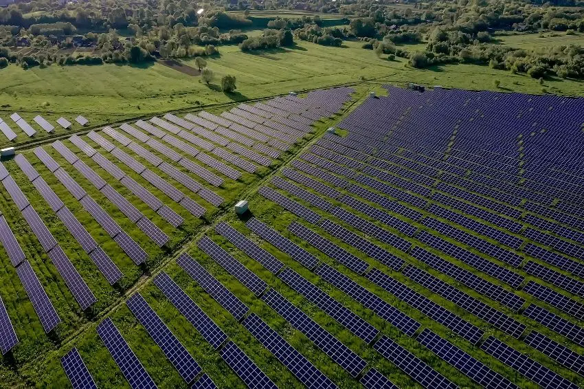 Canal Solar - Governo de SP abre concorrência para instalação de usina solar em Águas de São Pedro