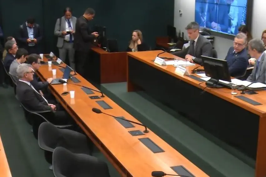 Canal Solar - MME defende LRCAP e diz que térmicas contratadas só serão acionadas se faltar energia renovável