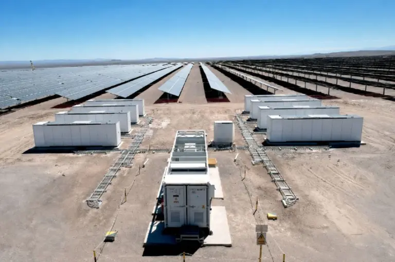 Canal Solar - Mercado de armazenamento cresce em quatro anos o que a solar levou oito e a eólica quinze para alcançar