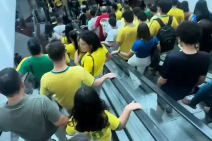 Canal Solar - Shopping fica sem energia no meio do jogo do Brasil e clientes vão embora; BESS poderia ter evitado problema