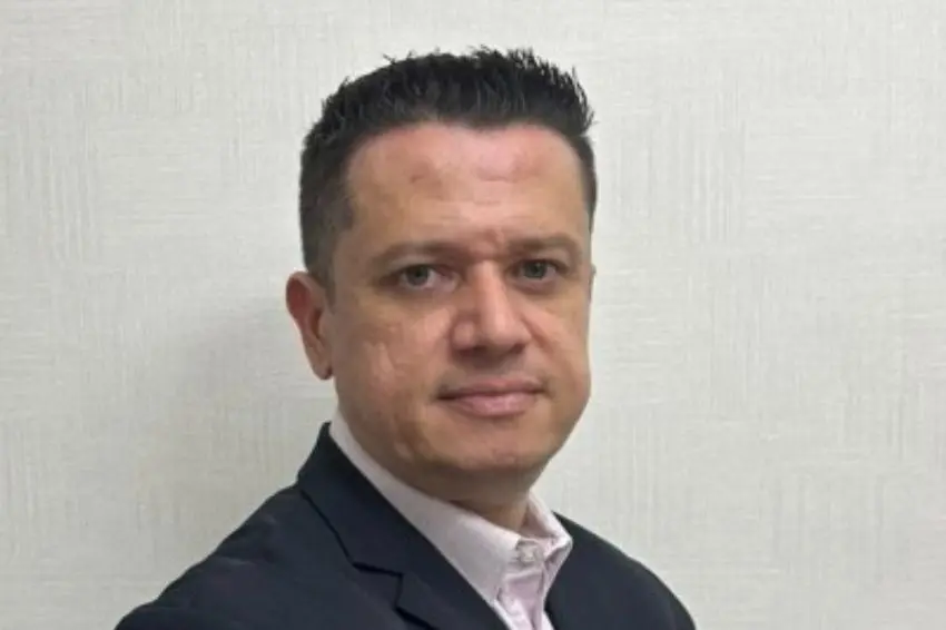 Canal Solar - TIM prevê quadruplicar economia na gestão de energia com uso de IA, diz gerente executivo