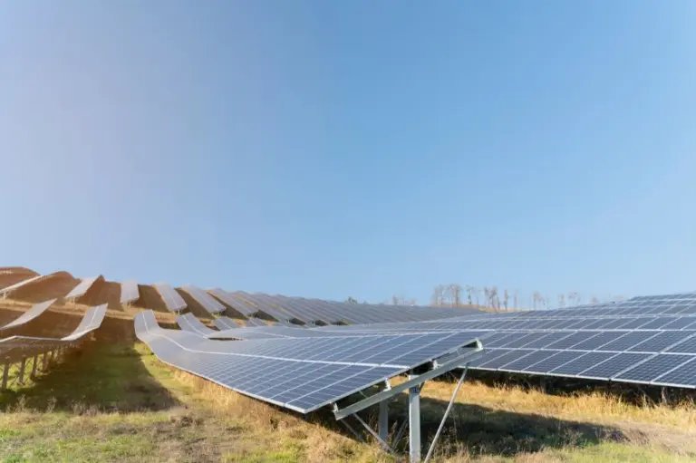 Canal Solar - ABSOLAR vê avanço em regra para ressarcimento do curtailment, mas alerta para risco de novas disputas judiciais