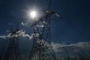 Canal Solar - ANEEL multa concessionária em R$ 82 milhões por descumprimento de prazos em projetos de GD