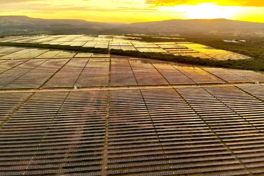 Canal Solar - Custo nivelado da energia solar cai 25% no Brasil e coloca o país entre os mais competitivos do mundo, diz Irena