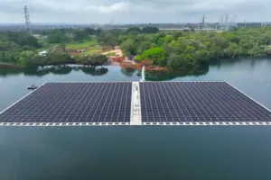 Itaipu Binacional instalará sistema de armazenamento com baterias em sua usina solar flutuante