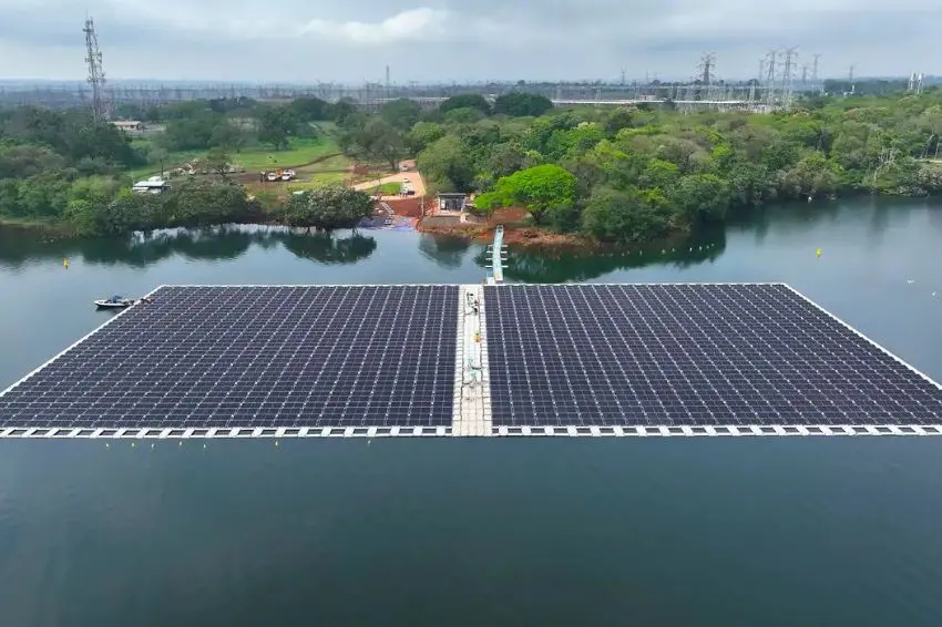 Itaipu Binacional instalará sistema de armazenamento com baterias em sua usina solar flutuante