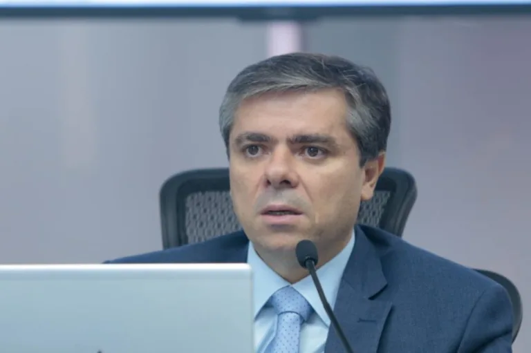 Canal Solar - Leilão de baterias terá Gentil Nogueira como relator na ANEEL