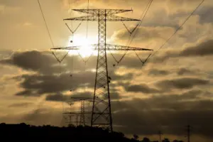 Linha de transmissão de R$ 2,7 bilhões obtém licença ambiental