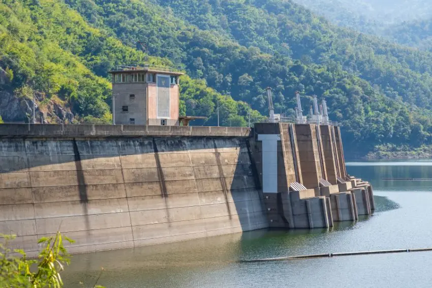 Melhora na hidrologia derruba preços da energia no mercado livre