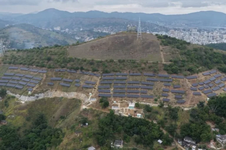 Canal Solar - Niterói transforma área antes sujeita a deslizamentos em usina de energia solar