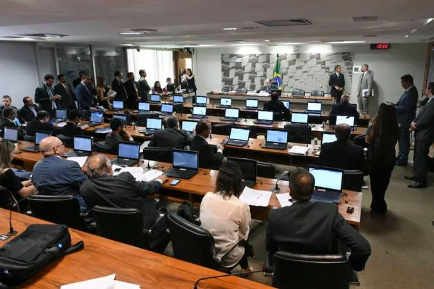 Canal Solar - Programa Nacional do Metano Zero avança no Senado; projeto busca incentivar geração de energia a partir de resíduos