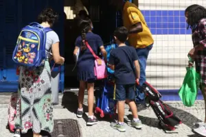 Canal Solar - RJ instala alarmes com energia solar para reforçar segurança em escolas 