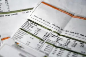 Canal Solar - ANEEL aprova novos reajustes na conta de luz; maior alta chega a 19,74%