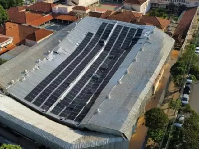 Cobertura de ginásio com painéis solares desaba em Mato Grosso do Sul