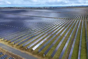 Canal Solar - Cortes de geração solar aumentam 21% nos oito primeiros meses de 2026