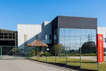 Canal Solar - Indústria acelera adoção de energia solar para reduzir custos e emissões de CO2