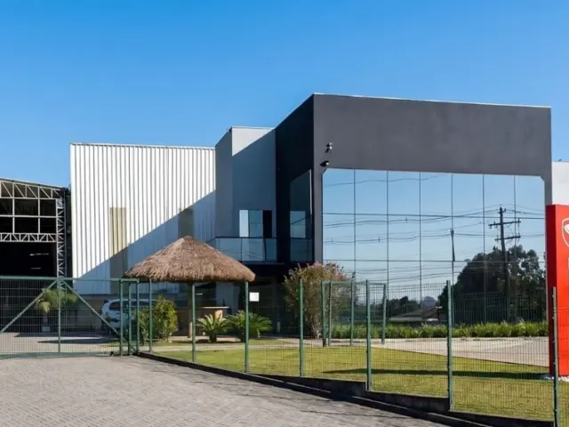 Canal Solar - Indústria acelera adoção de energia solar para reduzir custos e emissões de CO2
