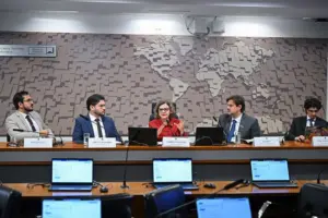 Canal Solar - Instituto de Defesa do Consumidor propõe encargo sobre data centers para evitar alta na conta de luz 