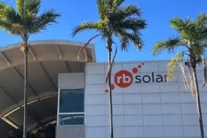 Mercado atual exige muito mais do que só preços competitivos, diz RB Solar