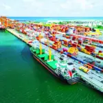 Porto de Suape avalia eletrificação de navios atracados com energia renovável