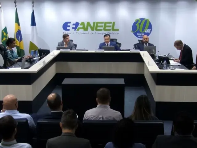 Canal Solar - ANEEL avalia incentivos para baterias junto a usinas e prioridade no curtailment